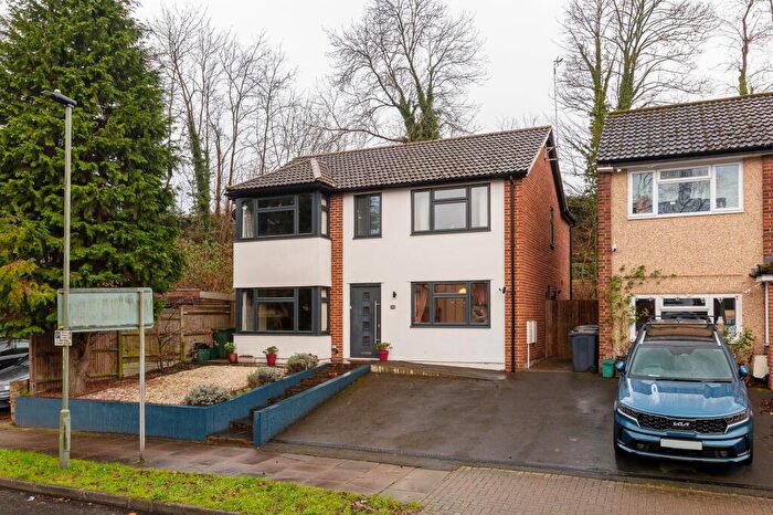 3 Bedroom Detached House For Sale In Ravensbourne Avenue, Bromley, BR2