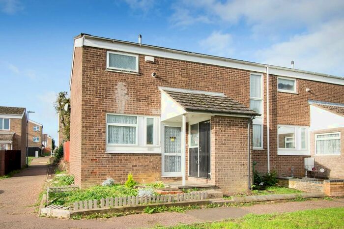 3 Bedroom End Of Terrace House To Rent In Shelley Road, Wellingborough, NN8