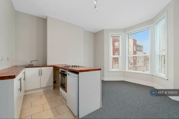 1 Bedroom Flat To Rent In Grenville Road, Plymouth, PL4