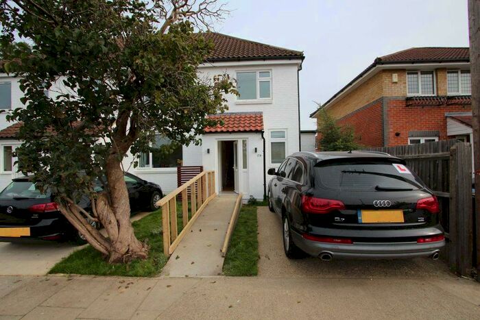 2 Bedroom End Of Terrace House To Rent In Seething Wells Lane, Surbiton, KT6