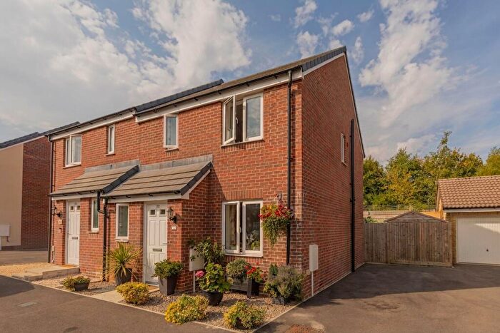 2 Bedroom Semi-Detached House For Sale In Sillars Green, Malmesbury, SN16