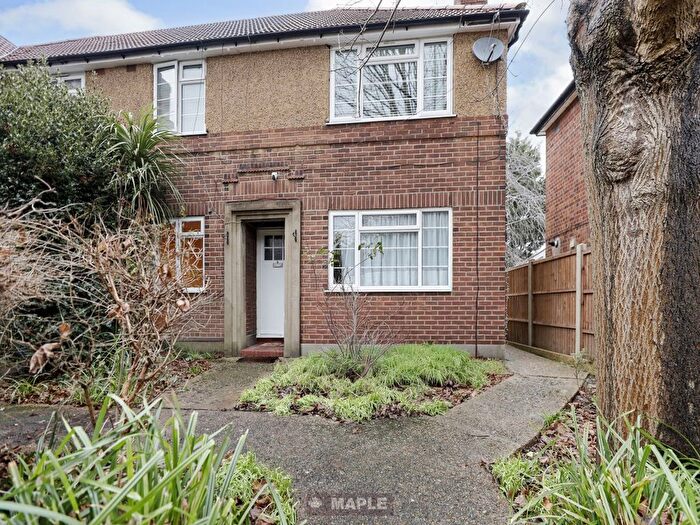 2 Bedroom Flat For Sale In Peel Road, Harrow, HA3