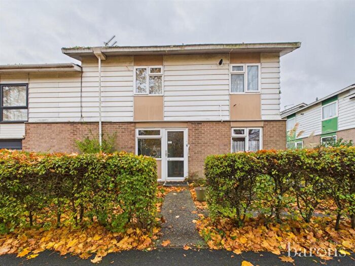 3 Bedroom End Of Terrace House For Sale In Abbey Road, Basingstoke, RG24