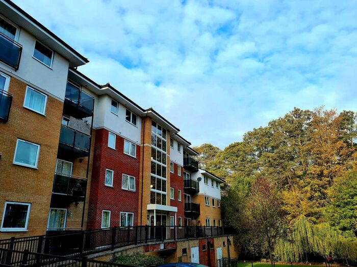 2 Bedroom Flat To Rent In Seacole Gardens, Southampton, Hampshire, SO16