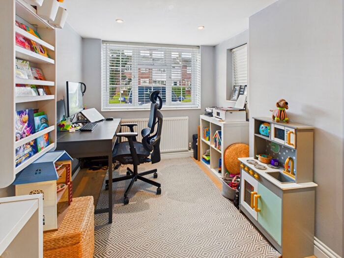 3 Bedroom Terraced House For Sale In Windmill Close, Clanfield, PO8