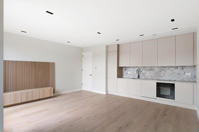 2 Bedroom Flat For Sale In Sutherland Road, London, W13