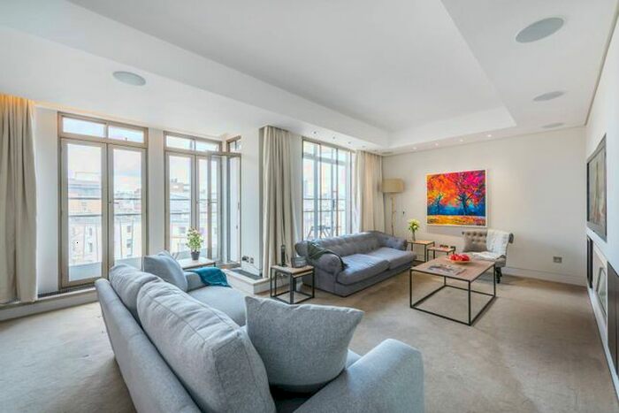 5 Bedroom Flat To Rent In Cadogan Place, Belgravia, London, SW1X