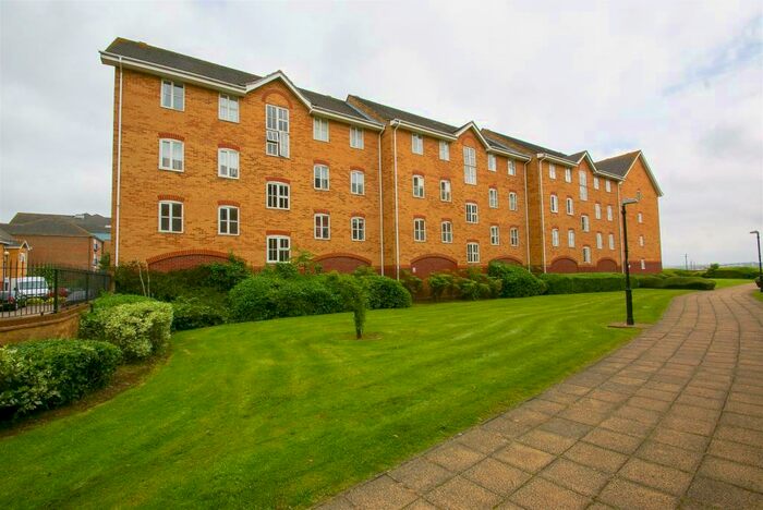 2 Bedroom Apartment To Rent In Coal Court, Grays, RM17