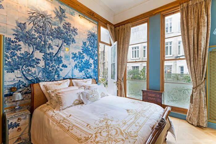 2 Bedroom Flat To Rent In Pembridge Square, London, W2