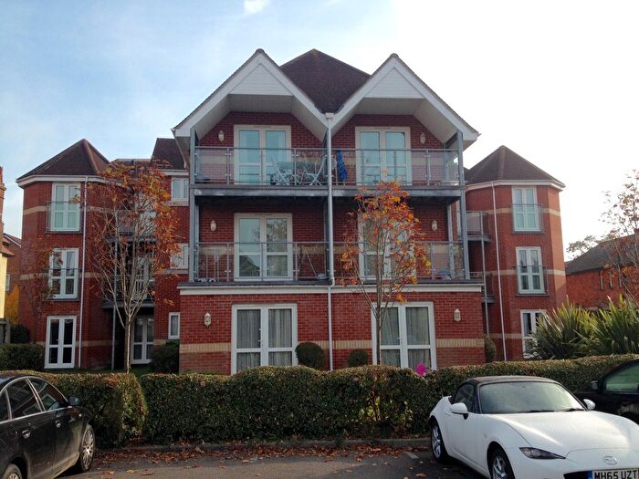 2 Bedroom Property To Rent In Maddalena House, Southampton, SO15