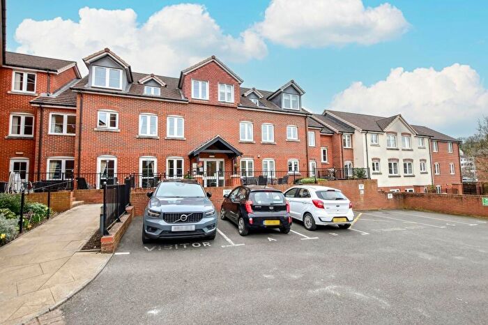 2 Bedroom Apartment For Sale In Bellingdon Road, Chesham, Buckinghamshire, HP5