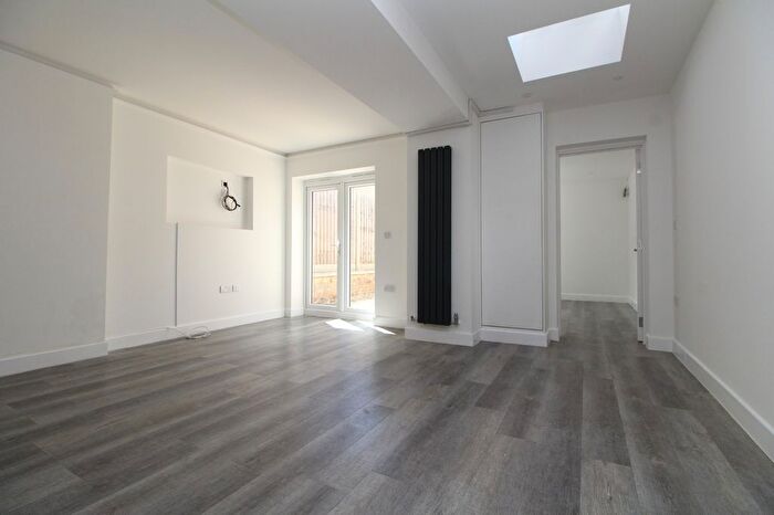 1 Bedroom Flat To Rent In Rushey Green, Catford, SE6