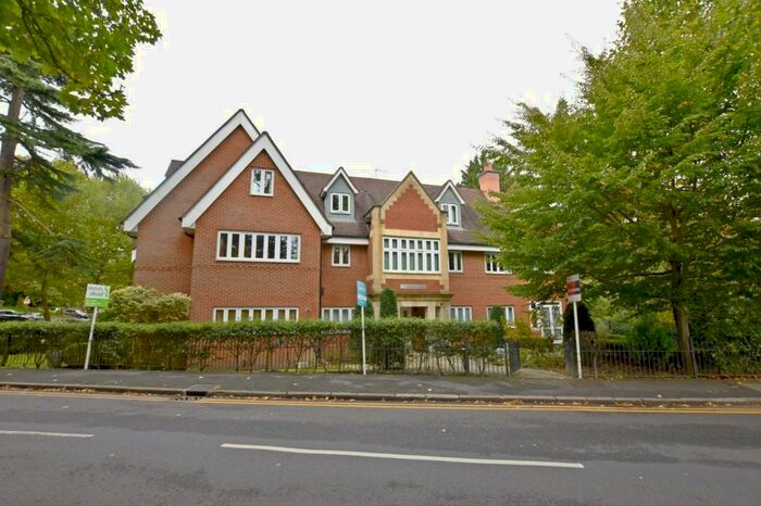 2 Bedroom Apartment To Rent In Hayes Lane, Kenley, CR8