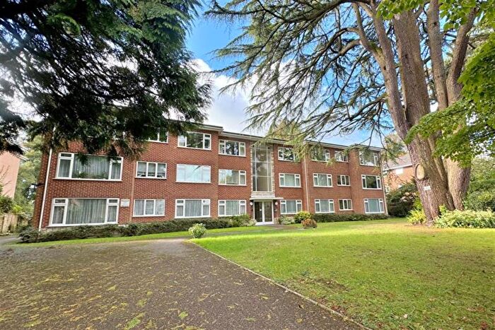3 Bedroom Flat To Rent In Westbourne, BH4