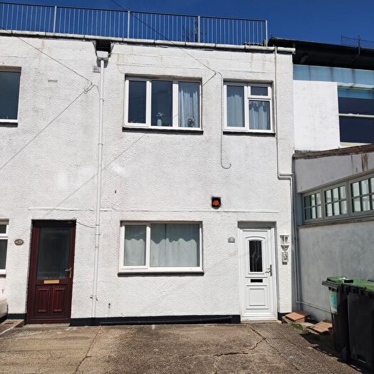 1 Bedroom Apartment To Rent In Elwell Manor Gardens Weymouth, DT4