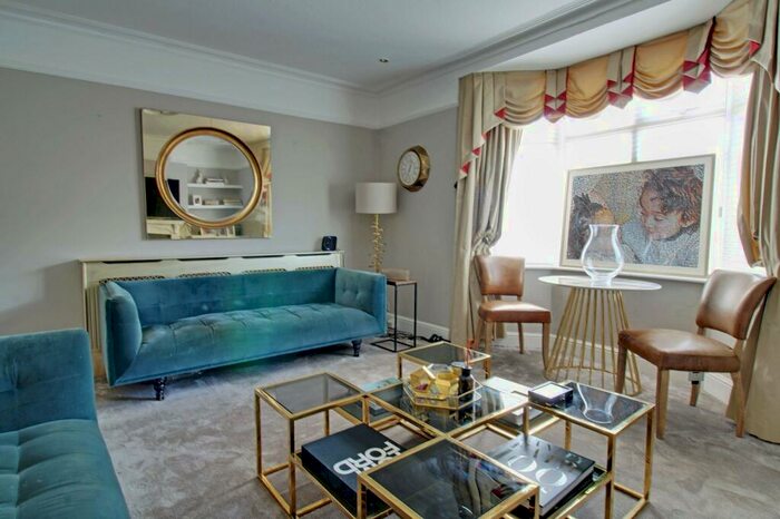 5 Bedroom Detached House To Rent In Chertsey, Surrey, KT16