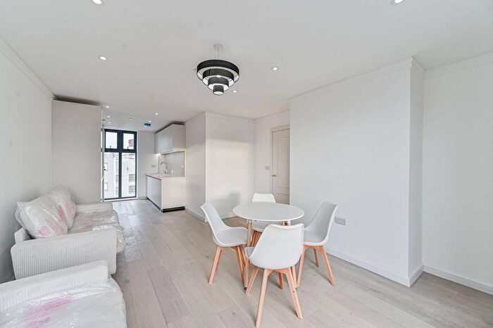 2 Bedroom Flat To Rent In Lewisham High Street, Lewisham, London, SE13