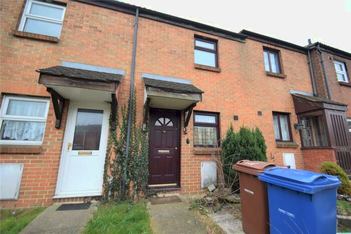 2 Bedroom House To Rent In Cornwall Gate, Purfleet, Essex, RM19