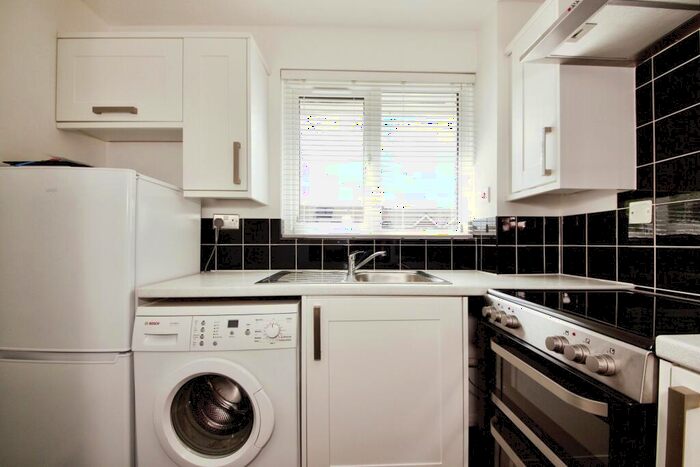 1 Bedroom Flat To Rent In Green Pond Close, Walthamstow, London, E17