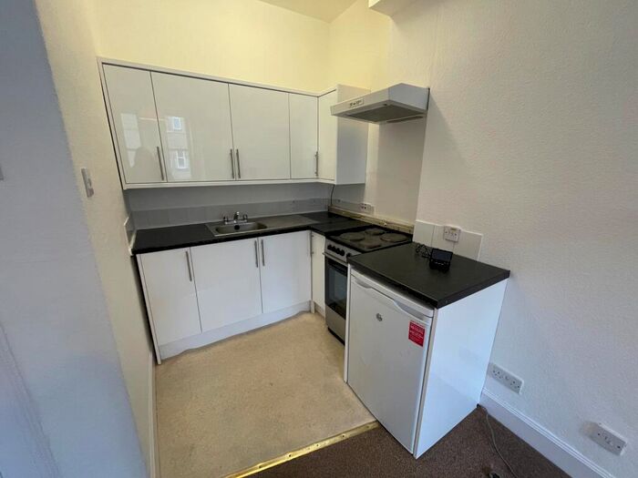 1 Bedroom Flat To Rent In Wardlaw Place, Edinburgh, EH11