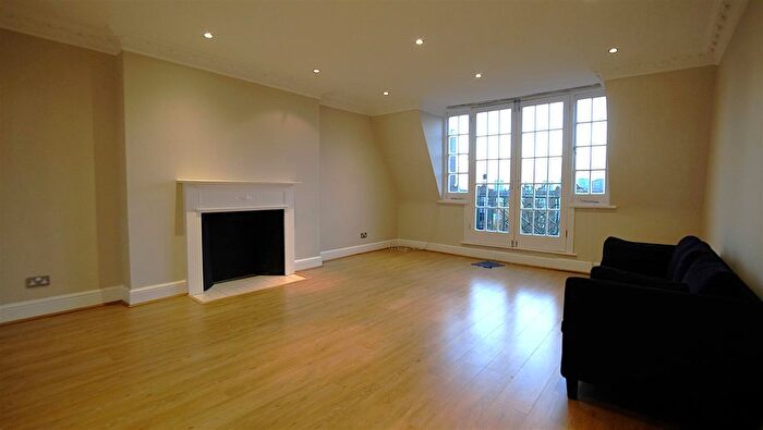 2 Bedroom Flat To Rent In Hamilton Terrace, London, NW8