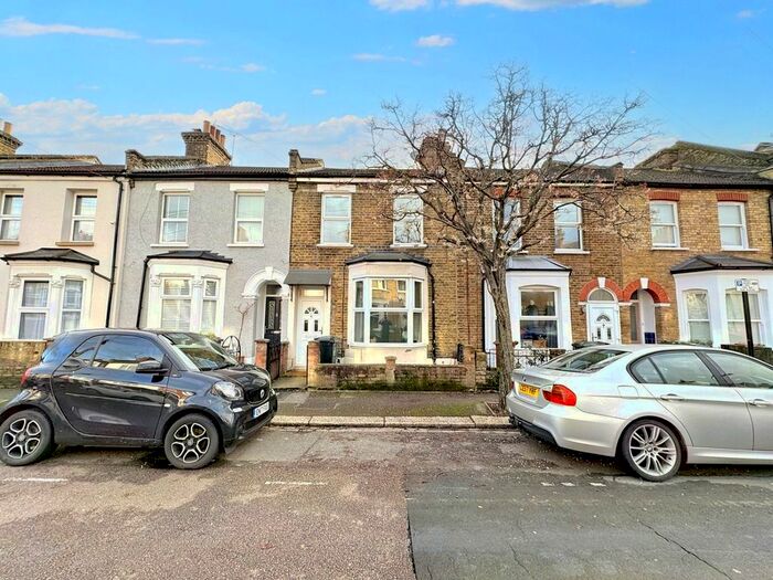3 Bedroom Property To Rent In Melford Road, Leytonstone, E11