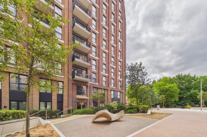 1 Bedroom Flat To Rent In Carraway Street, Reading, Berkshire, RG1