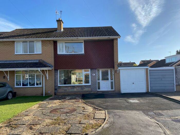 3 Bedroom Semi-Detached House To Rent In Rugby Road, Stourbridge, DY8