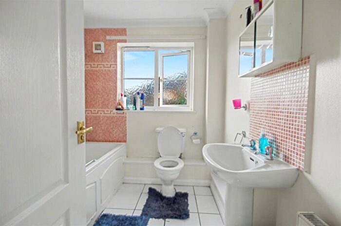 3 Bedroom Detached Bungalow To Rent In St. Peters Drive, Norwich, NR9