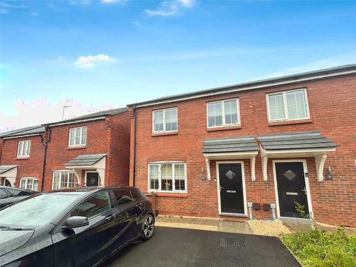 3 Bedroom Semi-Detached House To Rent In Holden Drive, Midway, Swadlincote, DE11