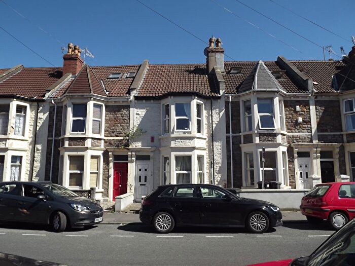 6 Bedroom Property To Rent In Raleigh Road, Bristol, BS3