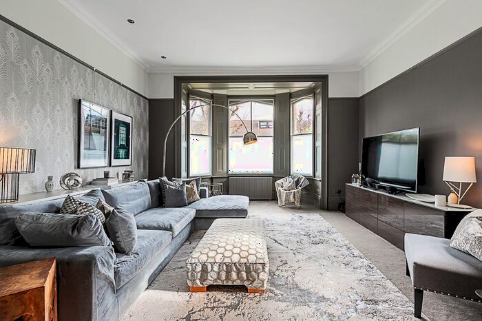 4 Bedroom Town House To Rent In Upper Richmond Road, London, SW15