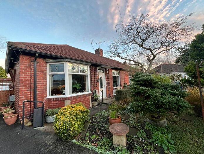 3 Bedroom Semi-Detached Bungalow For Sale In Larchwood Avenue, Walkerville, NE6