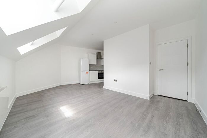 1 Bedroom Flat To Rent In High Street, Cranleigh, Surrey, GU6