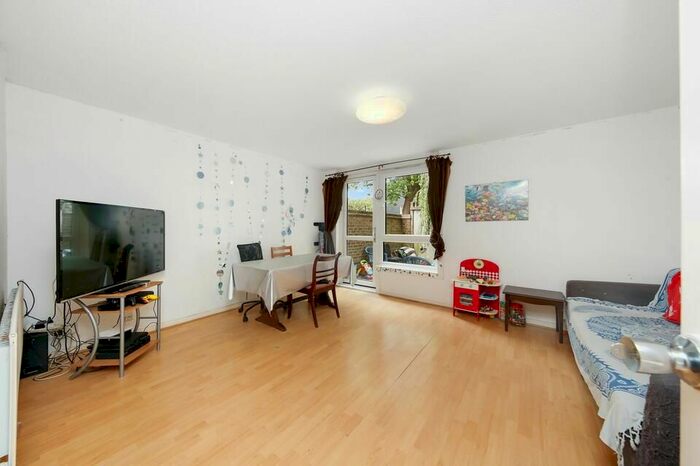 3 Bedroom Flat To Rent In Desmond Street, London, SE14