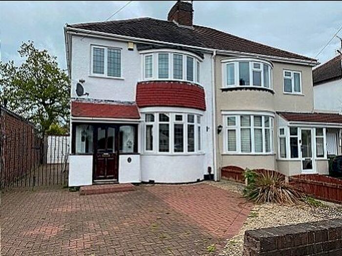 3 Bedroom Semi-Detached House To Rent In Sandon Rd, Fordhouses, Wolverhampton, WV10