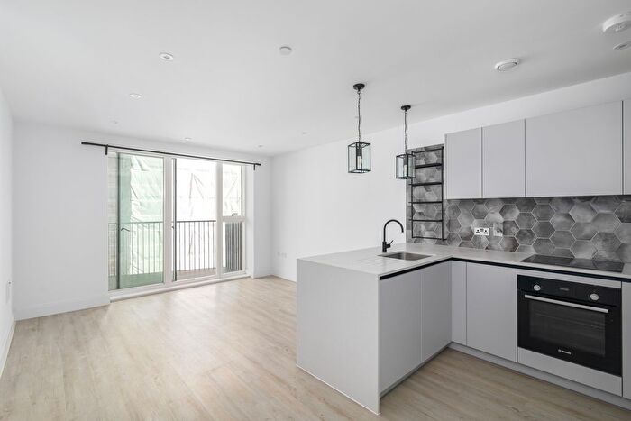 2 Bedroom Flat To Rent In Exploration Way, Slough, SL1