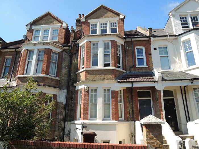 1 Bedroom Flat To Rent In Cranwich Road, London, N16