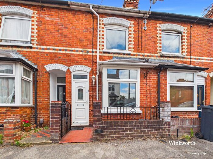 2 Bedroom Terraced House To Rent In Wykeham Road, Reading, Berkshire, RG6