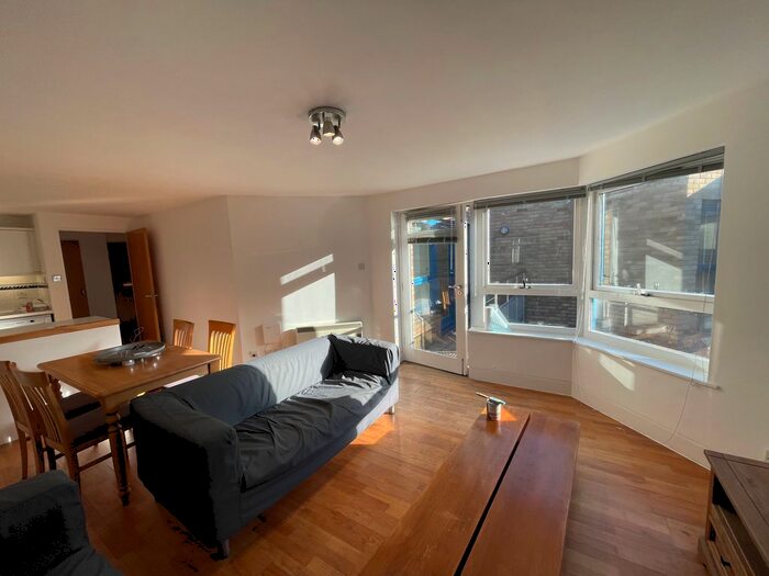 2 Bedroom Flat To Rent In Wapping High Street, Wapping, London, E1W