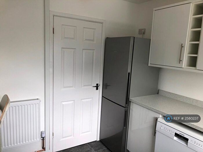 2 Bedroom Flat To Rent In Blandon Way, Cardiff, CF14