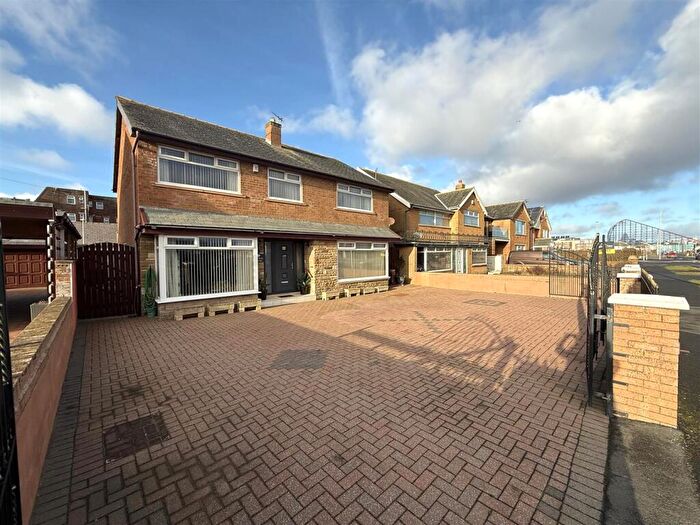 4 Bedroom Detached House For Sale In Clifton Drive, Blackpool, FY4