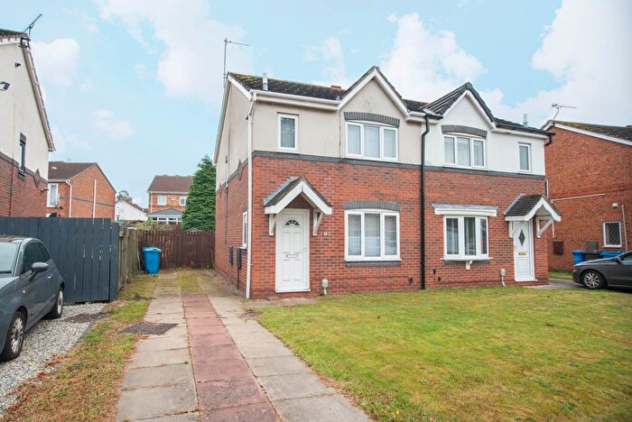 3 Bedroom Semi-Detached House To Rent In Harbour Way, Hull, HU9