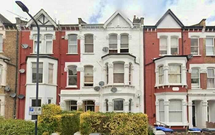 Studio To Rent In Burton Road, London, NW6