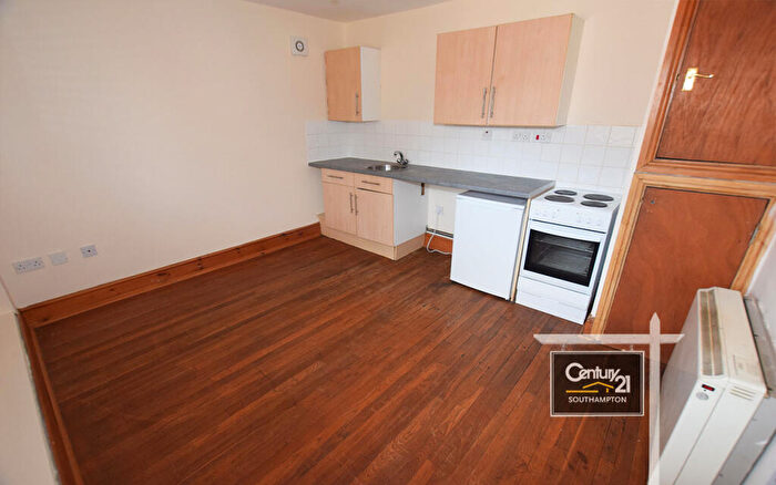 1 Bedroom Flat To Rent In |Ref. |, Hanover House, Hanover Buildings, Southampton, SO14
