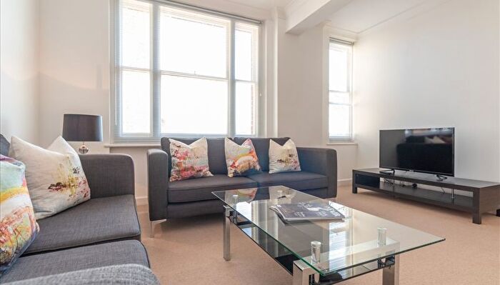 1 Bedroom Flat To Rent In Hill Street, London, W1J
