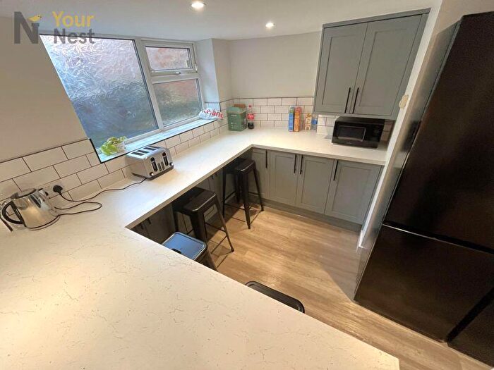 7 Bedroom Detached House To Rent In Headingley Mount, Headingley, LS6