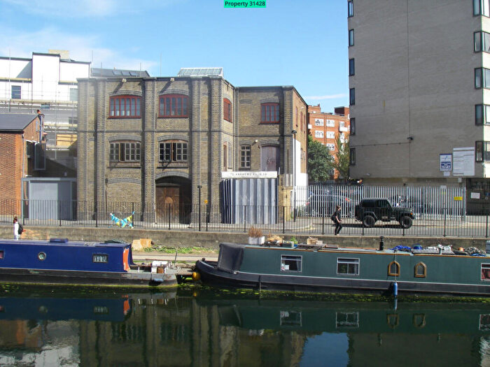 1 Bedroom Flat To Rent In Andrews Road, London, E8