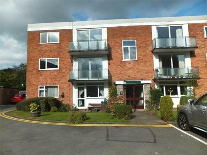 2 Bedroom Flat To Rent In Foley Road East, Sutton Coldfield, B74