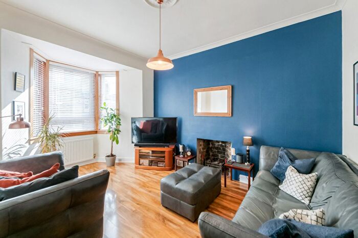 1 Bedroom Flat For Sale In Victoria Terrace, Dunfermline, KY12